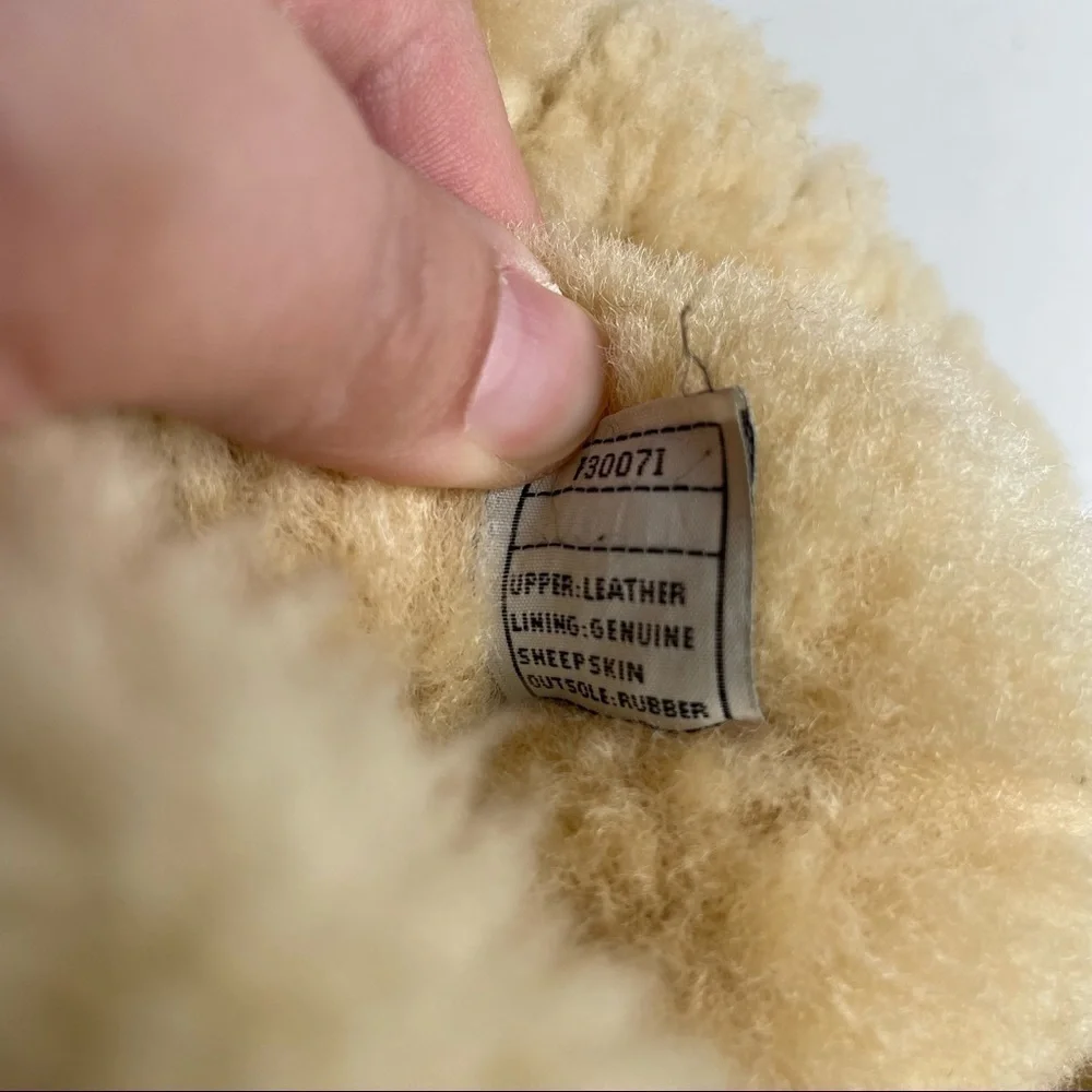 Ugg Ultimate Cuff Shearling Boots‎ Size 6